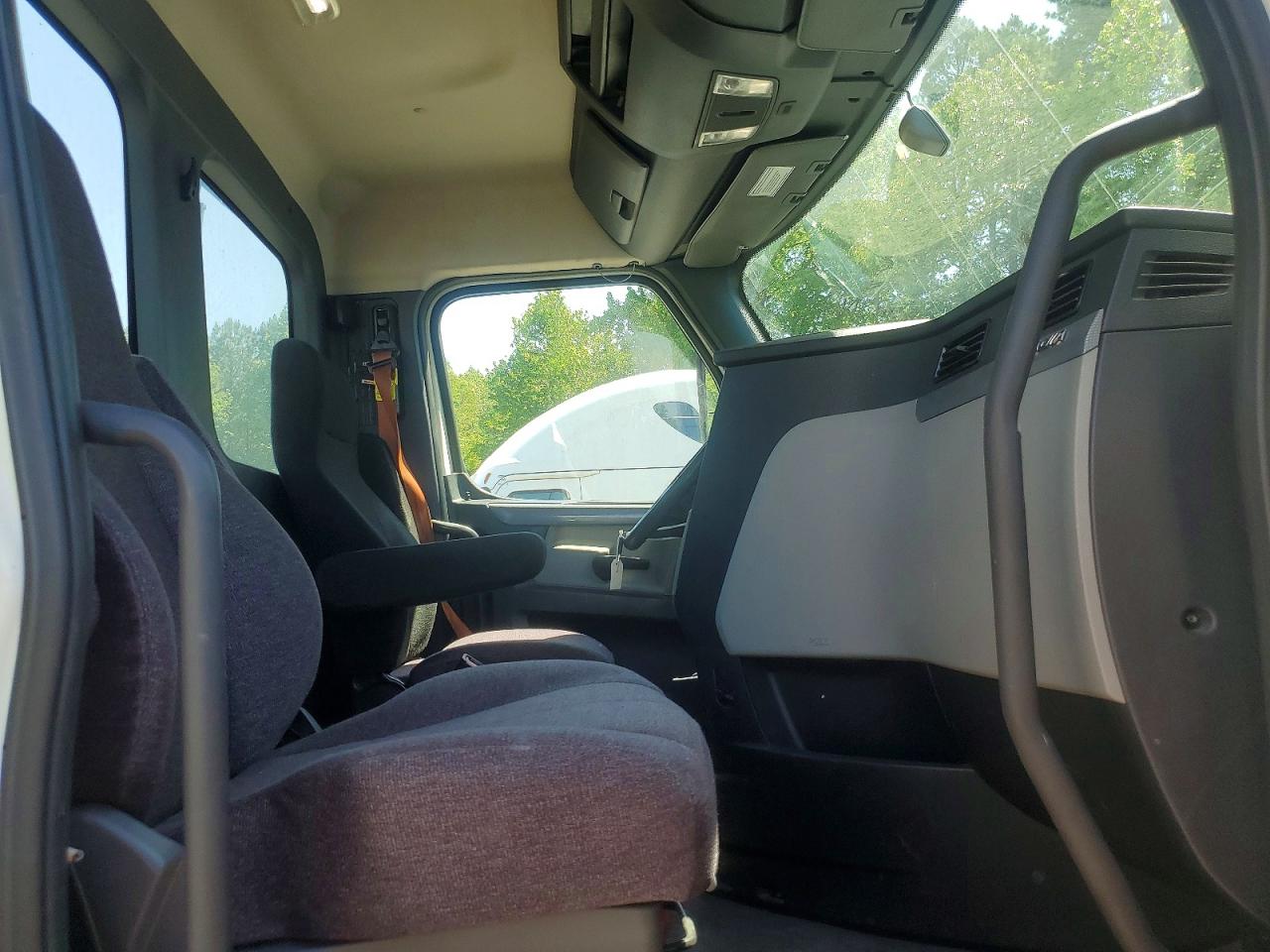 Freightliner Cascadia 126