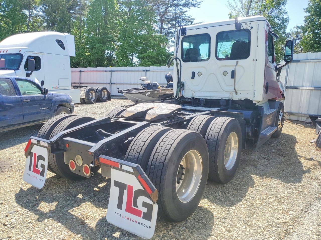 Freightliner Cascadia 126
