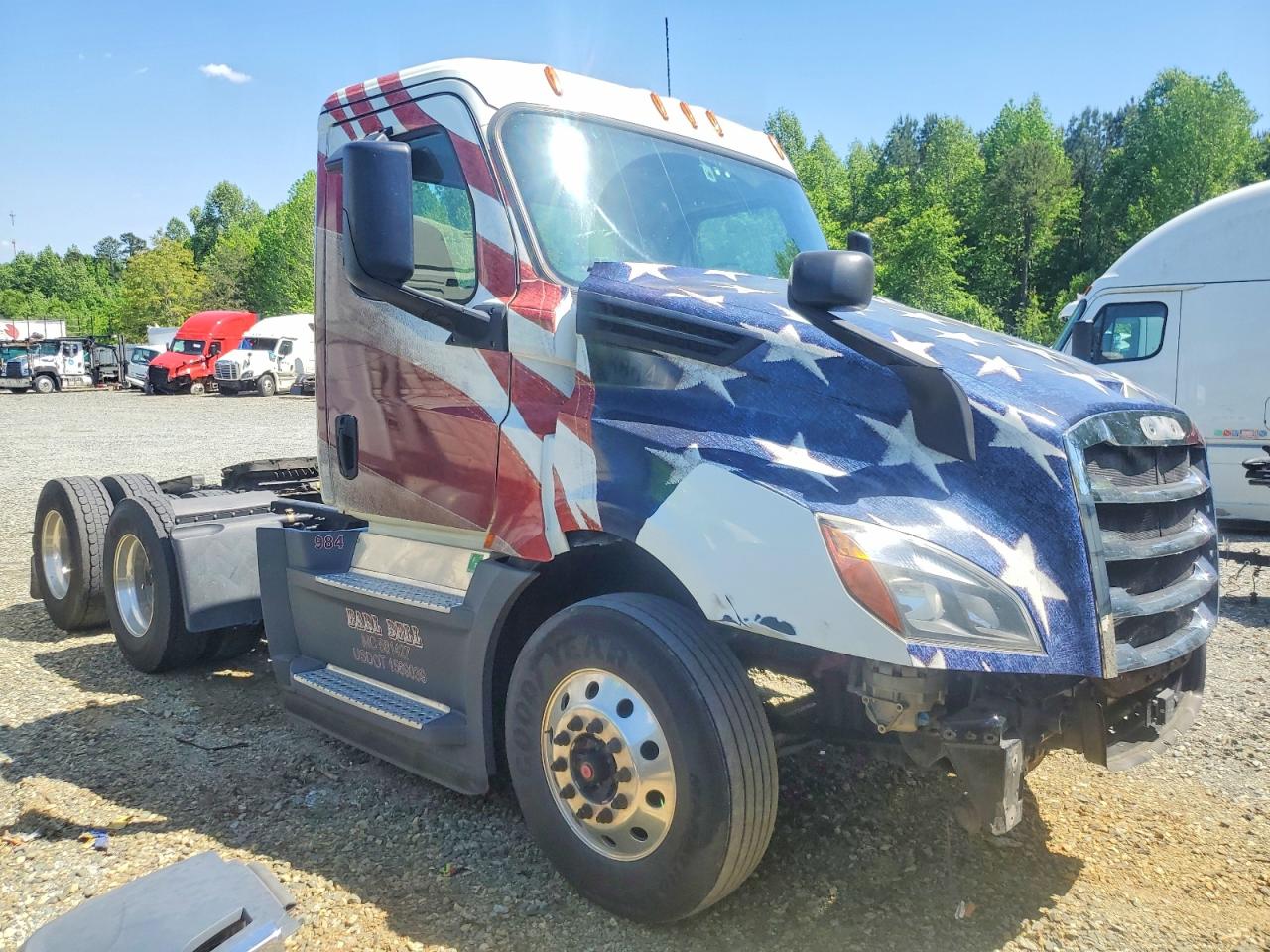 Salvage Freightliner Cascadia 126 Image