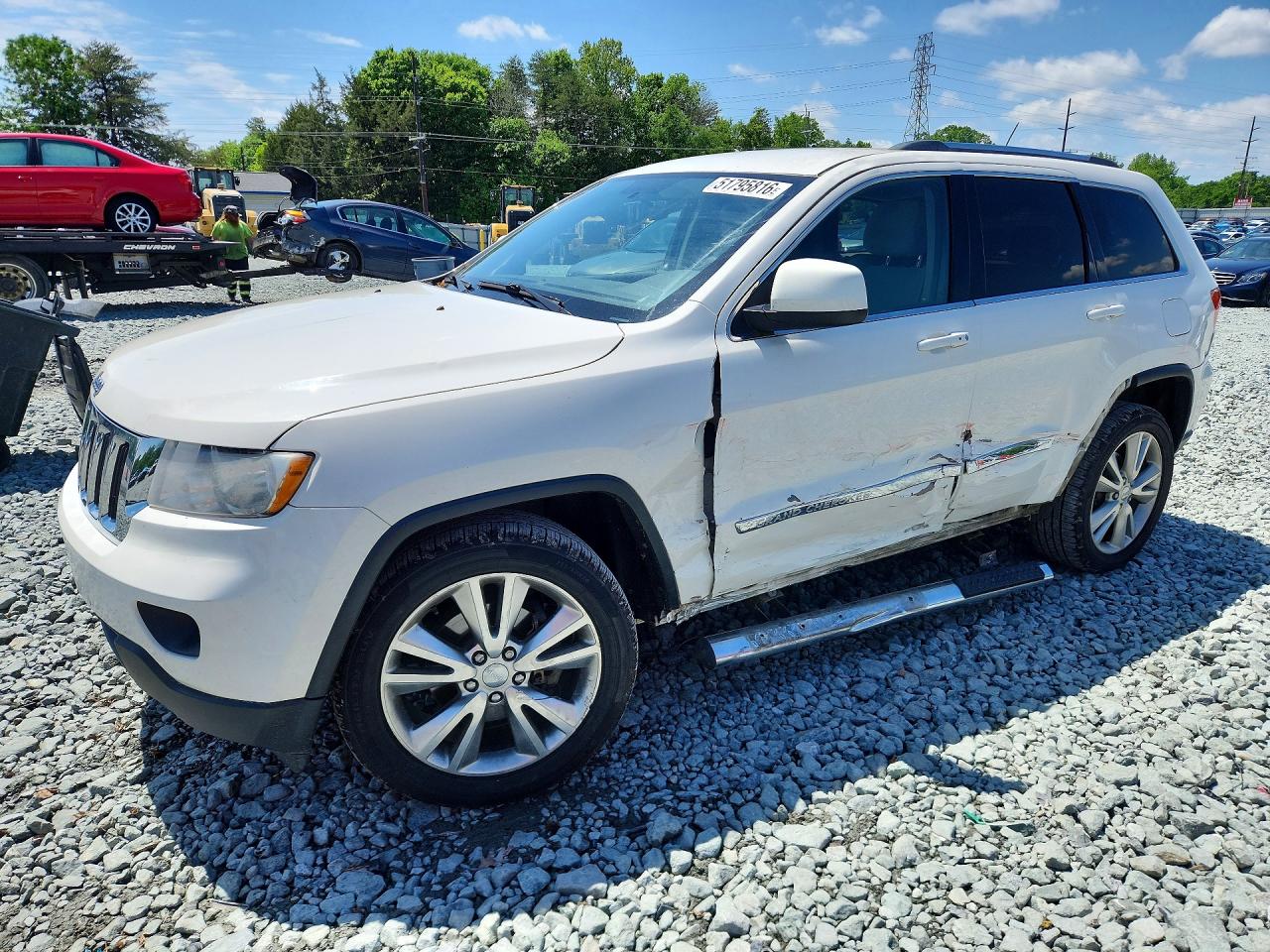 Salvage Jeep Cherokee Image
