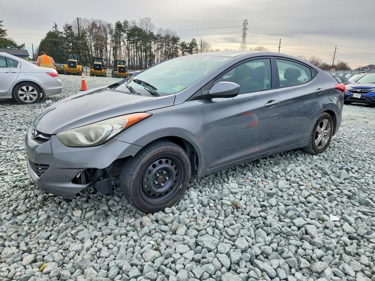 Salvage Hyundai ELANTRA Image
