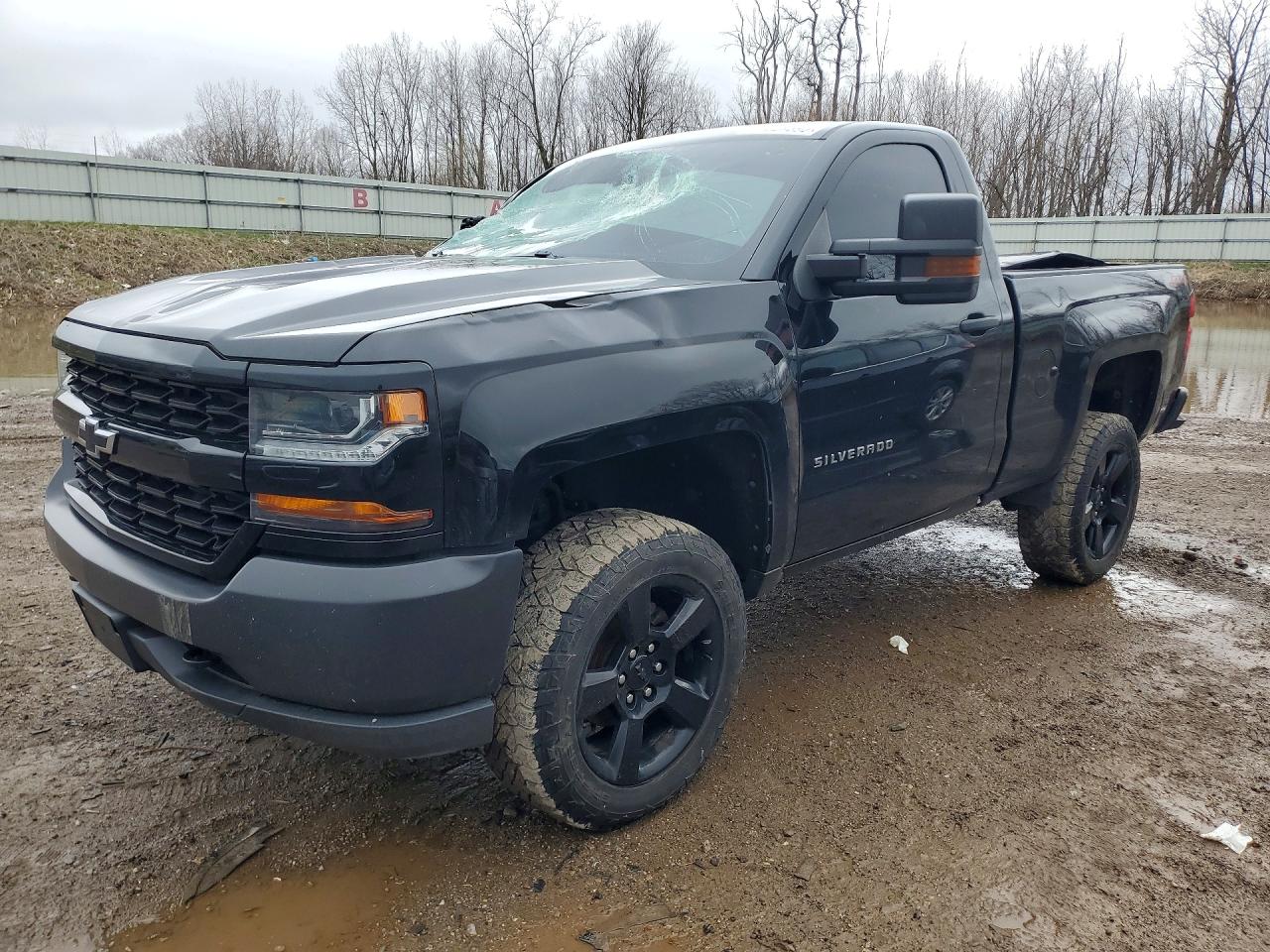 Salvage Chevrolet Silverado Image