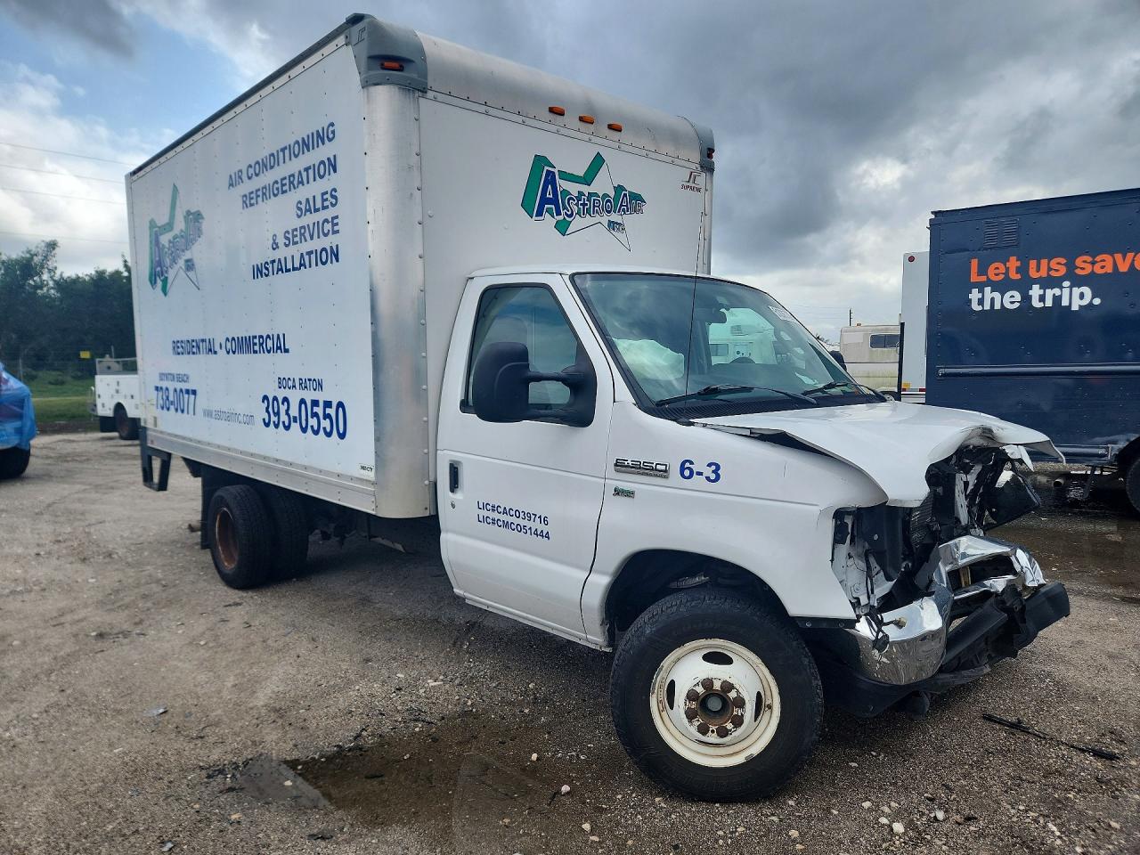 Ford Econoline E350 Super Duty Cutaway Van