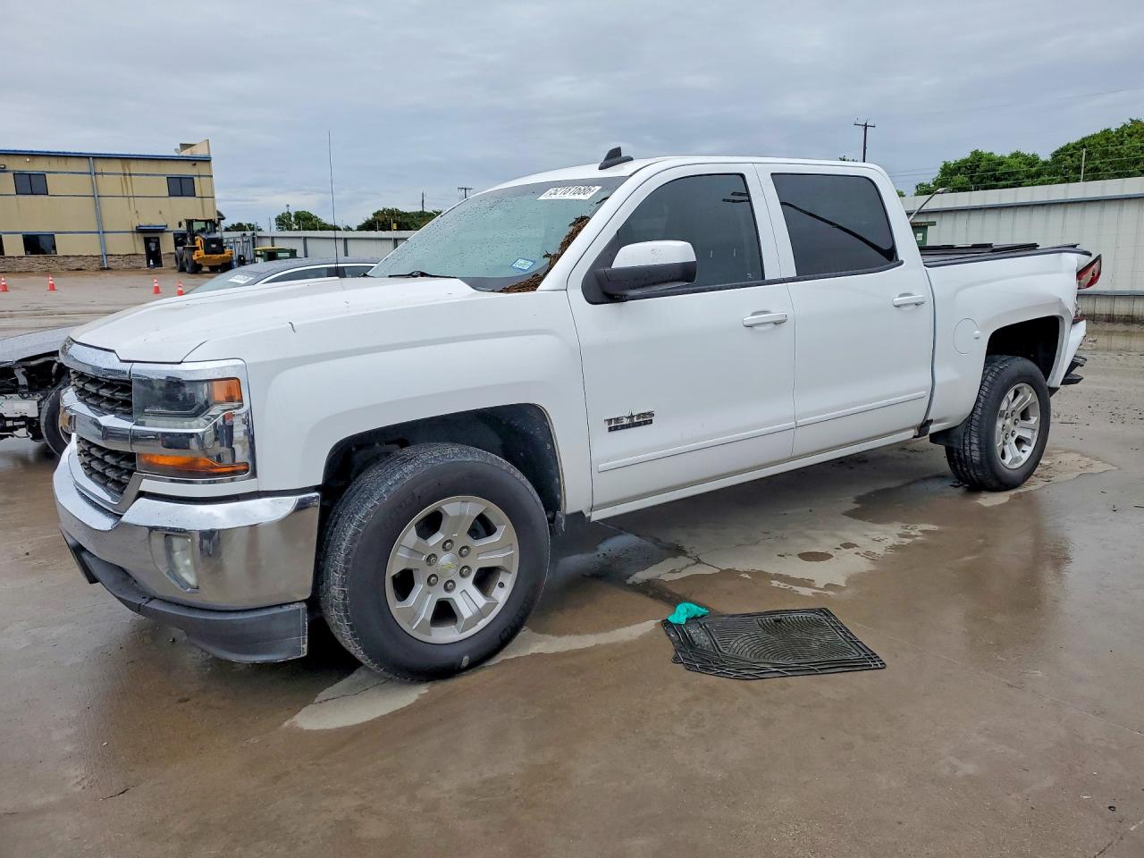 Salvage Chevrolet Silverado Image