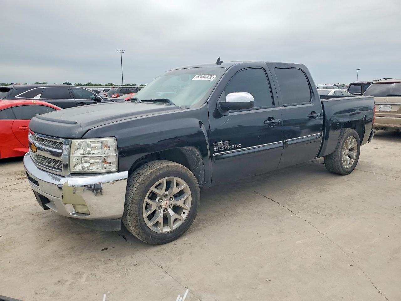 Salvage Chevrolet Silverado Image