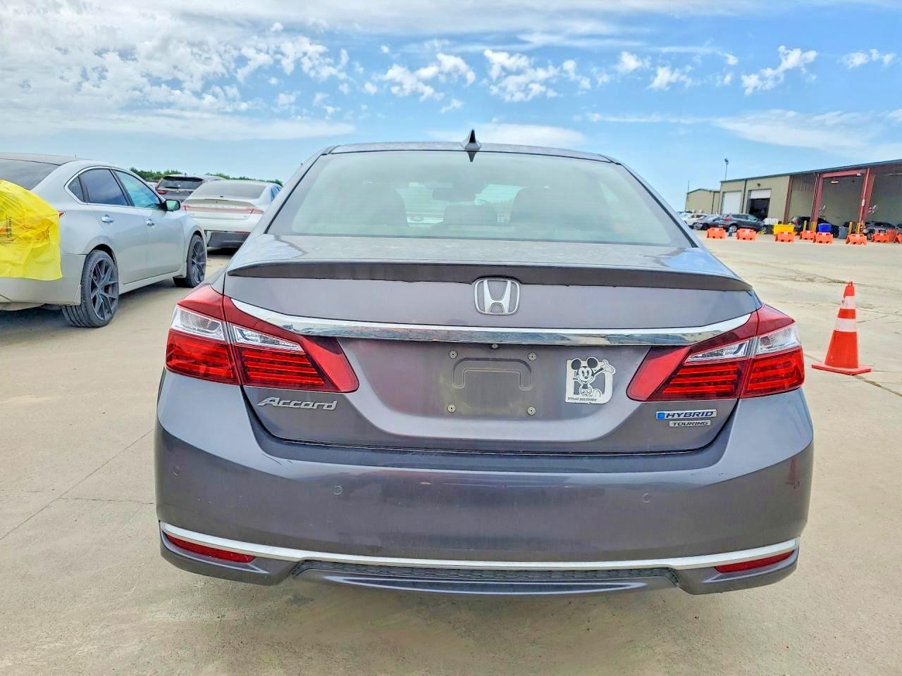 Honda Accord Touring Hybrid