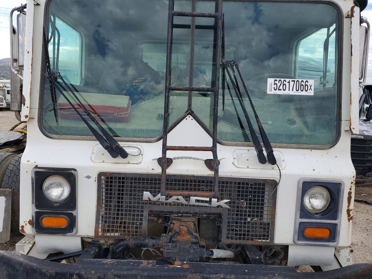 Mack Mr6405
