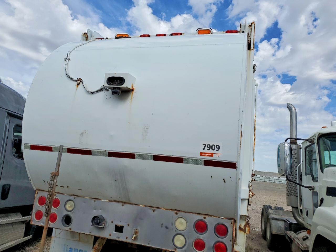 Mack Mr6405