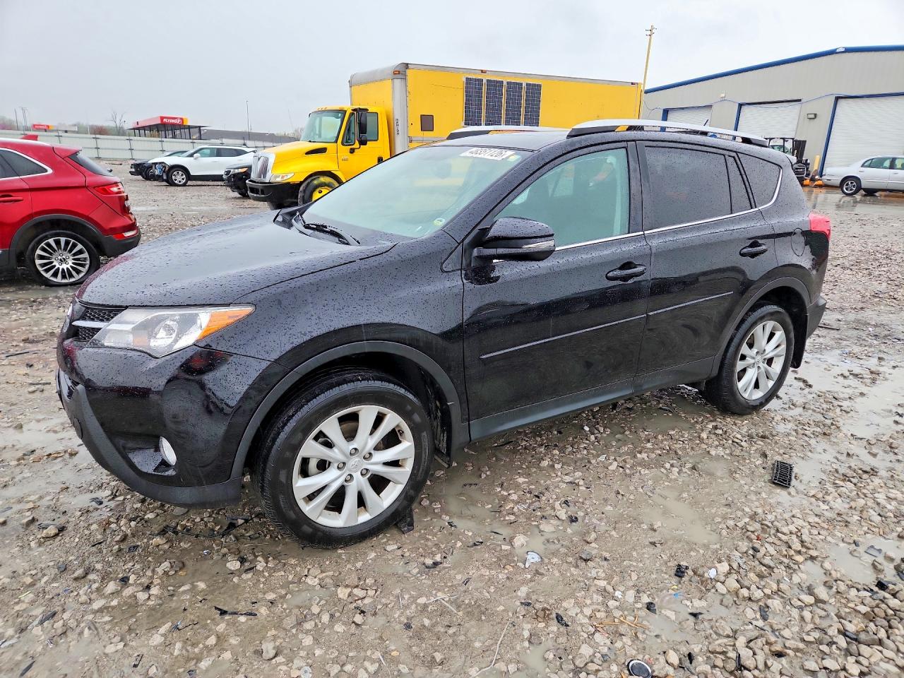 Salvage Toyota RAV4 Image