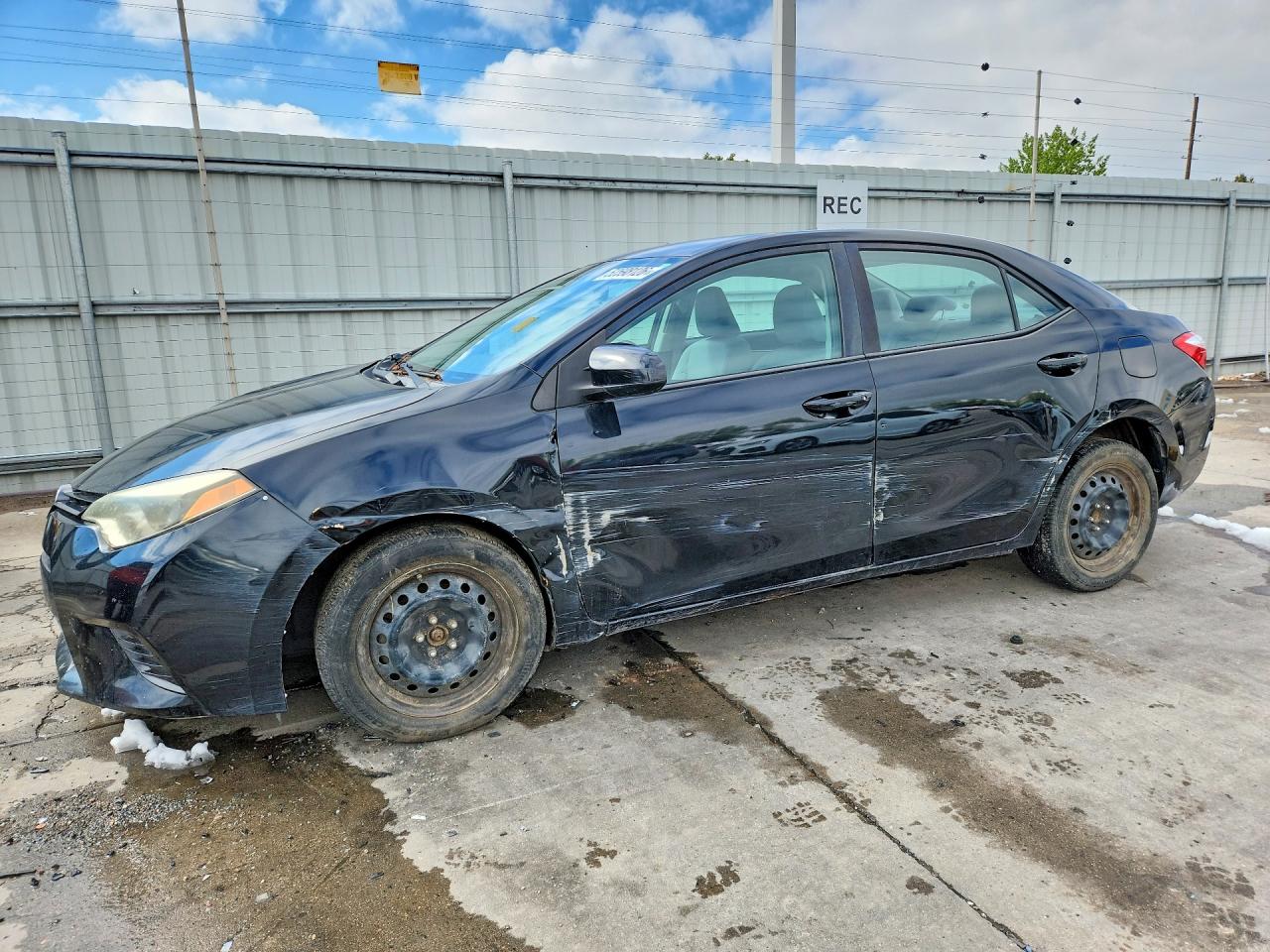 Salvage Toyota Corolla Image