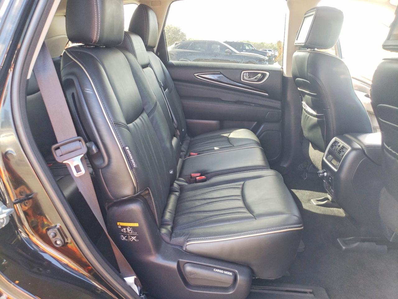 INFINITI Qx Luxe