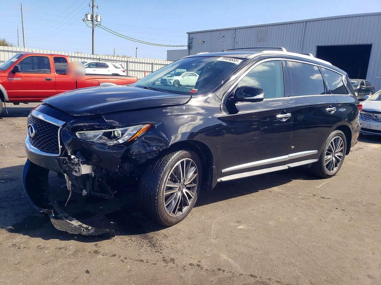 Salvage INFINITI Qx Image