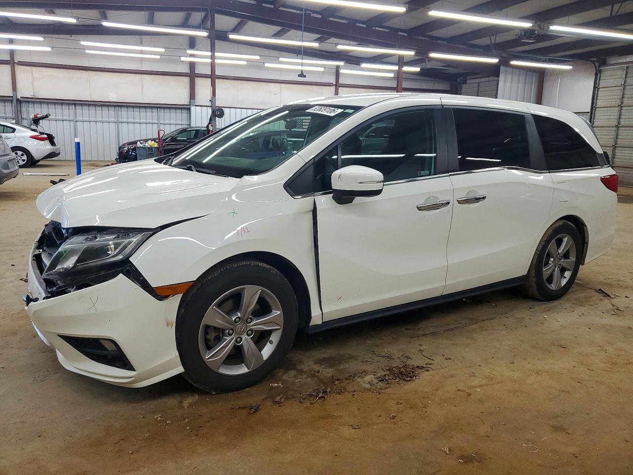 Salvage Honda Odyssey Image