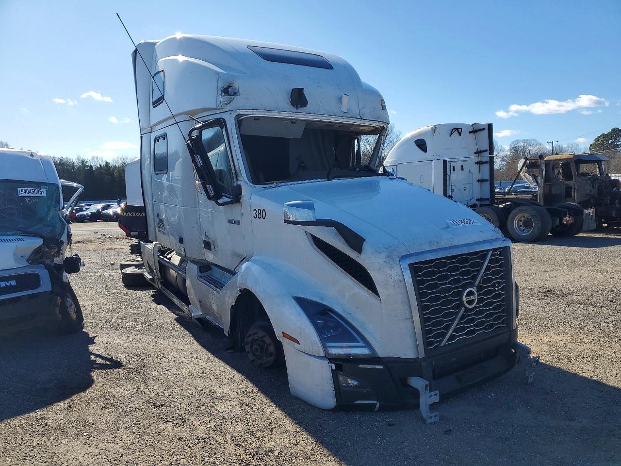 Salvage Volvo Vnl Image