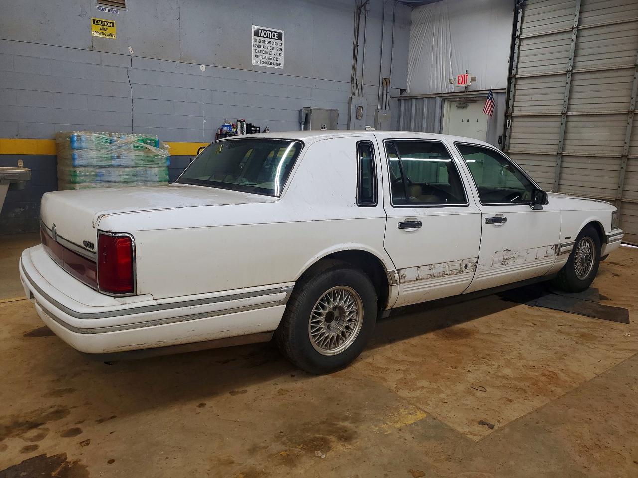 Lincoln Towncar Signature