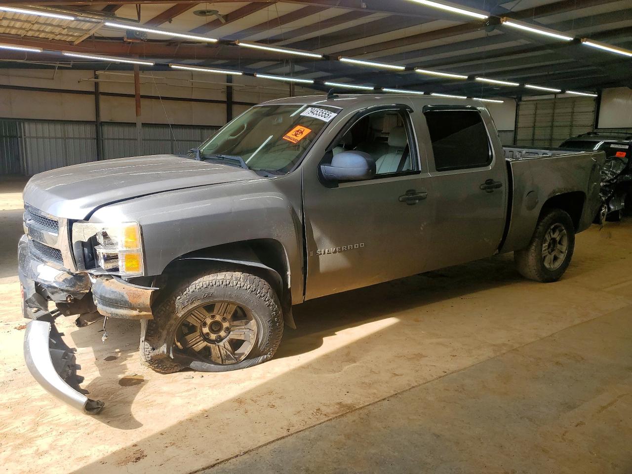 Salvage Chevrolet Silverado Image