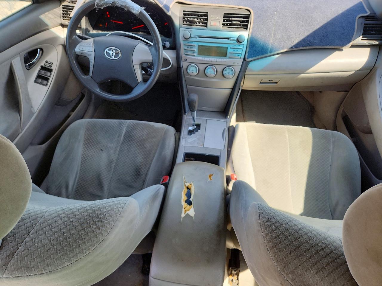 Toyota Camry Le V6