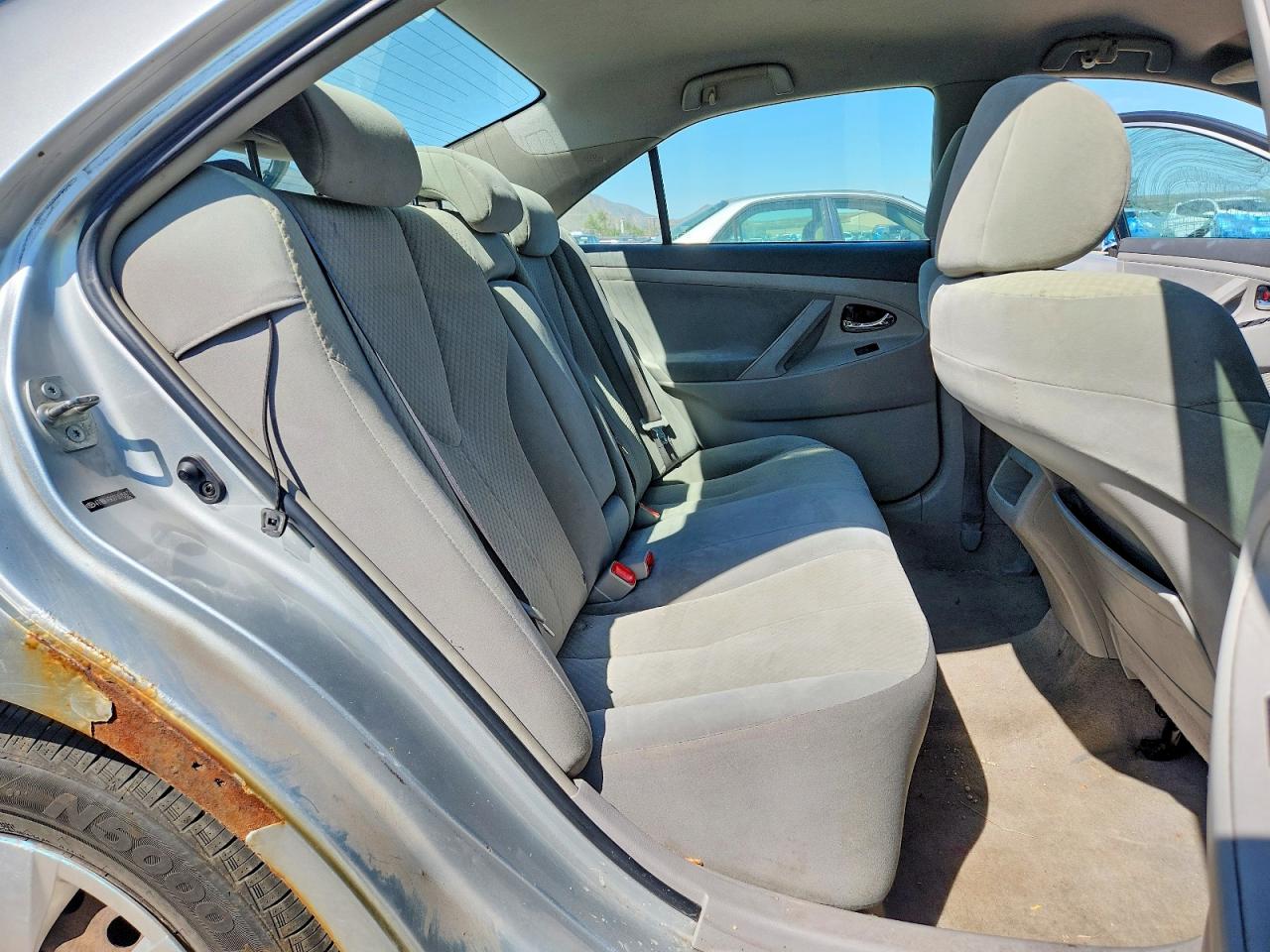 Toyota Camry Le V6