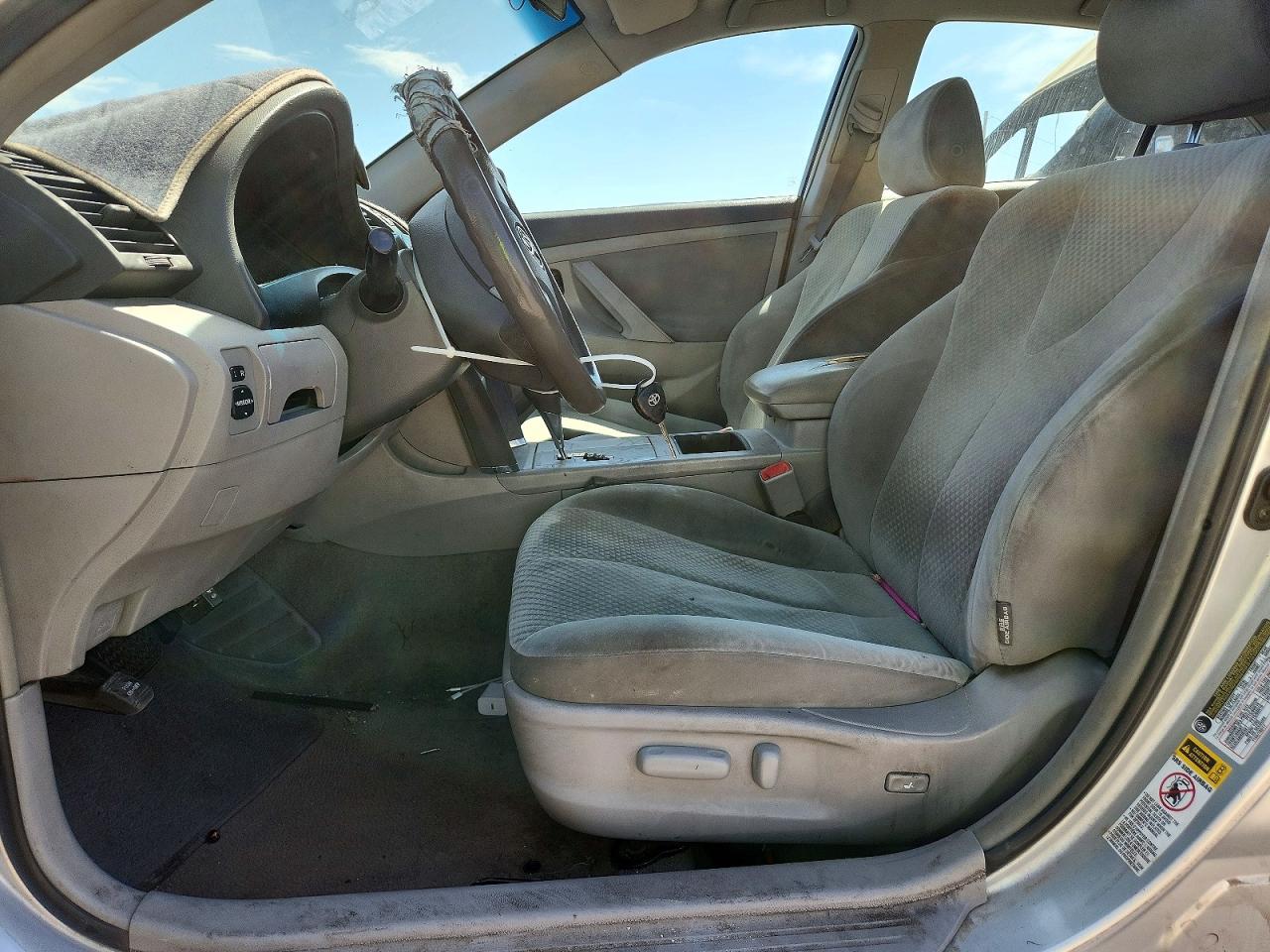 Toyota Camry Le V6