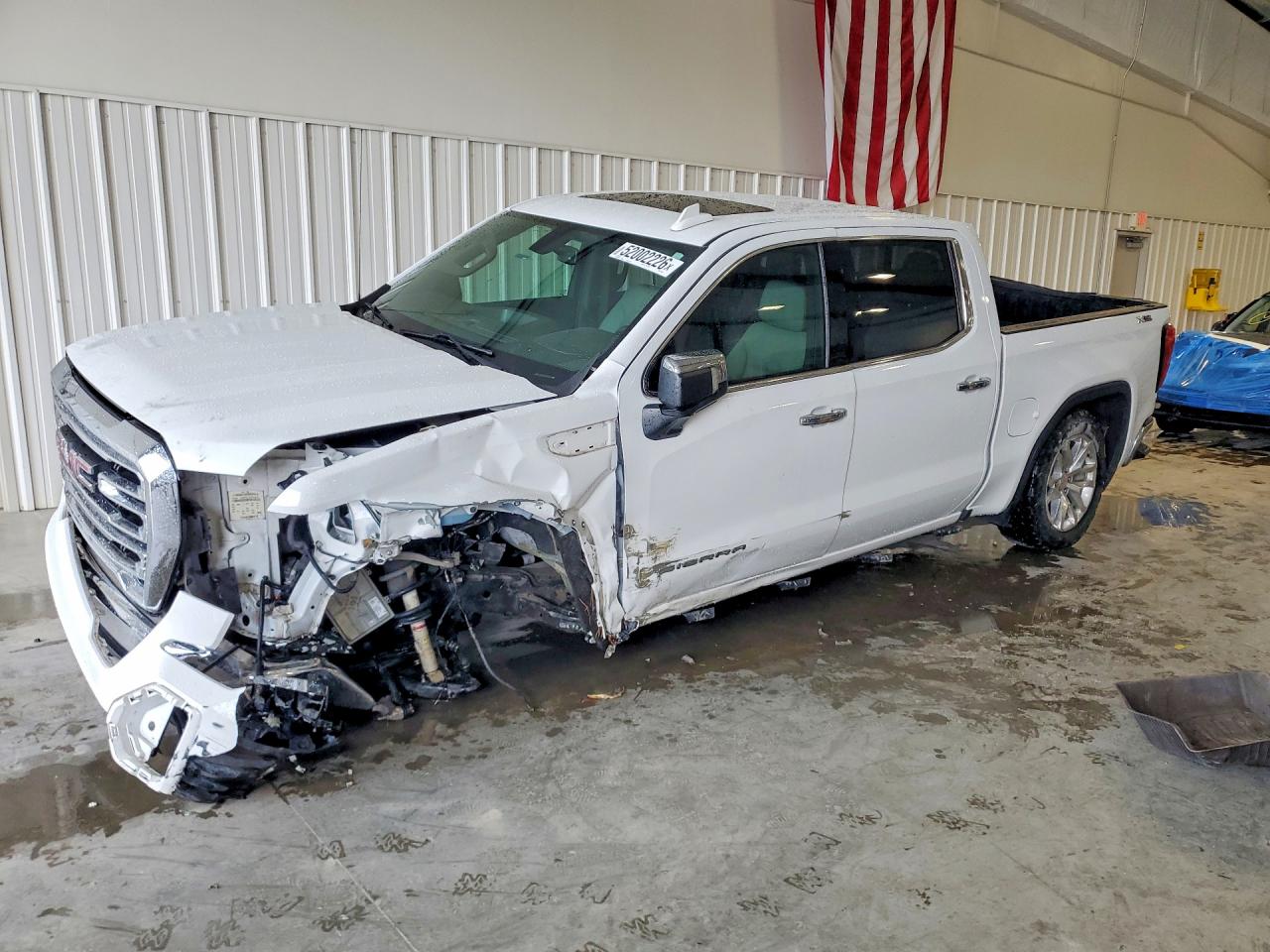 Salvage GMC Sierra Image