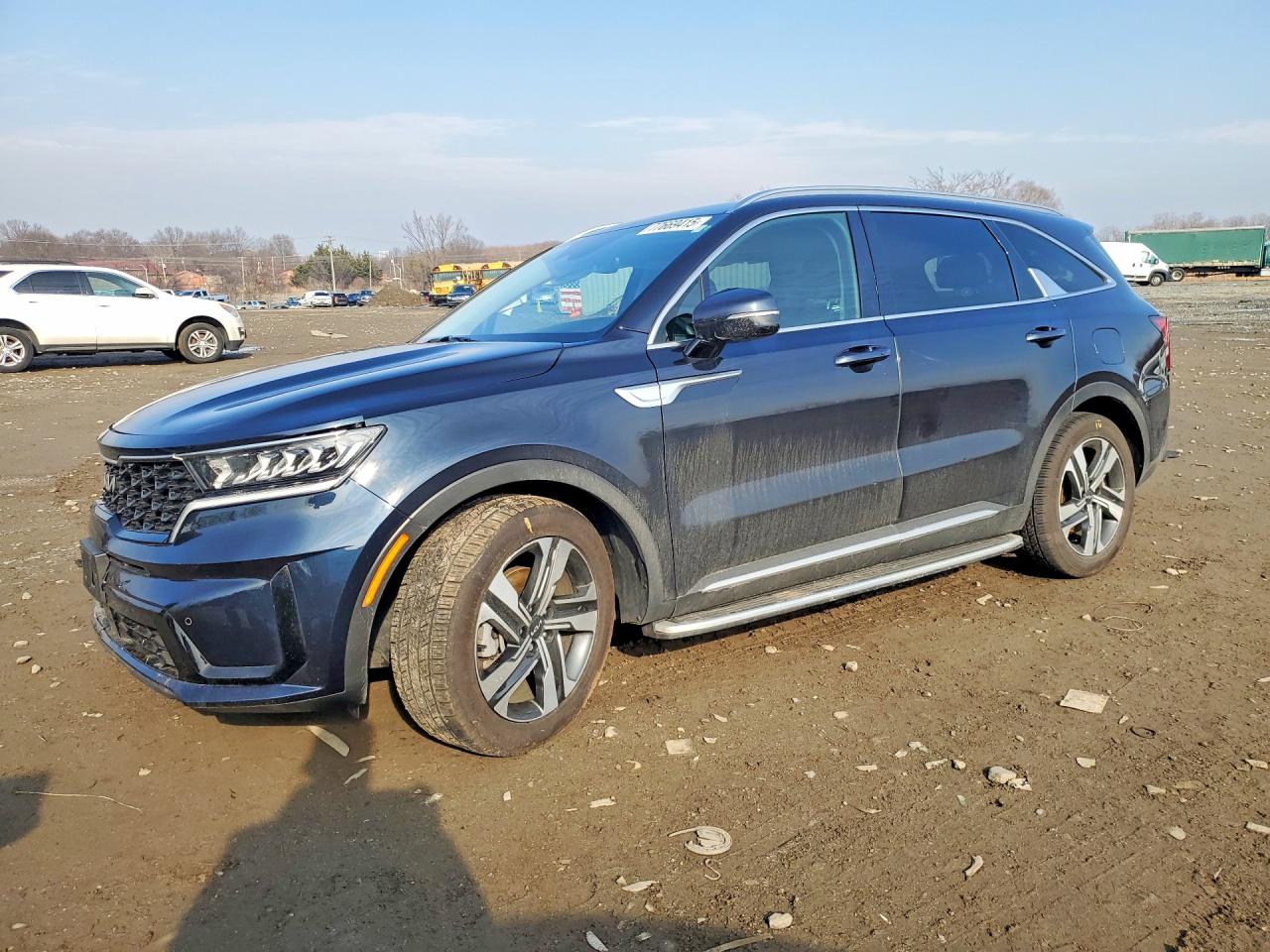 Salvage Kia Sorento Image
