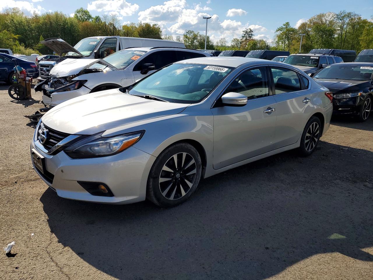 Salvage Nissan Altima Image