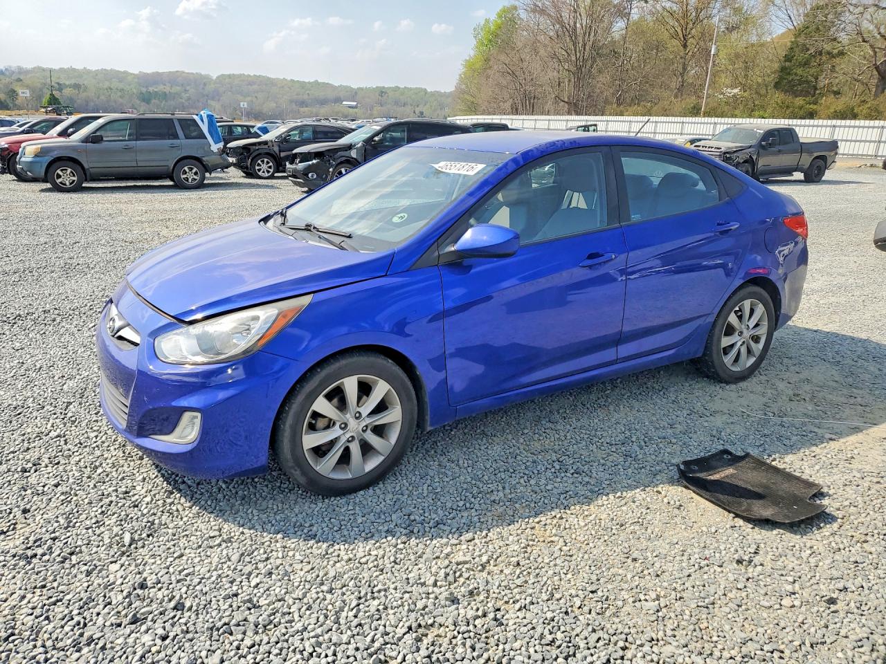 Salvage Hyundai ACCENT Image