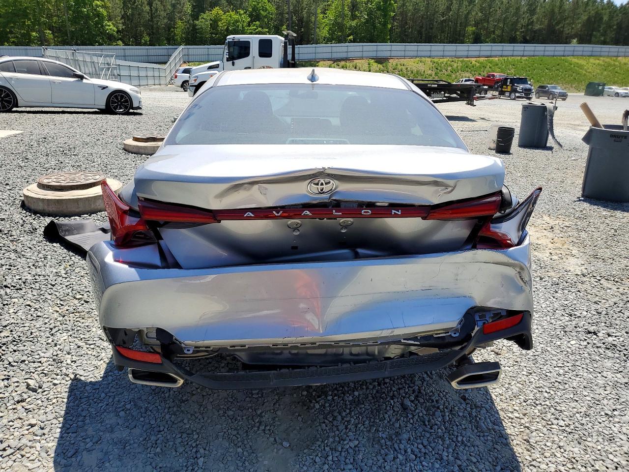 Toyota Avalon Xle