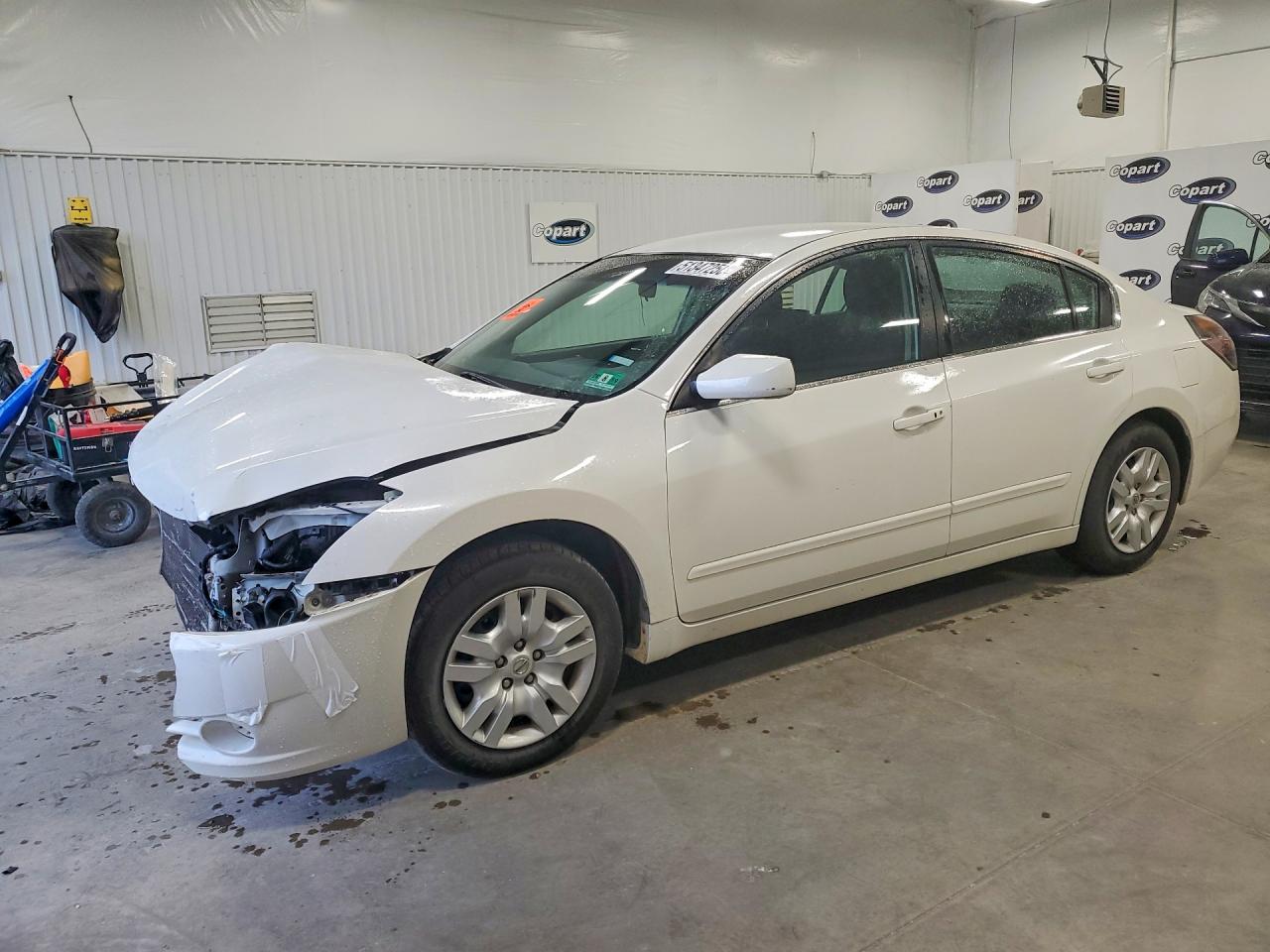 Salvage Nissan Altima Image