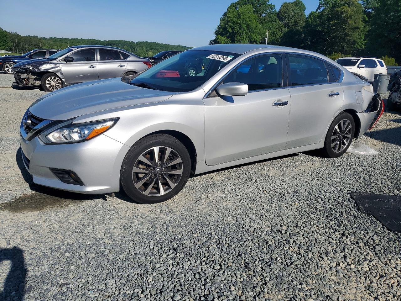 Salvage Nissan Altima Image