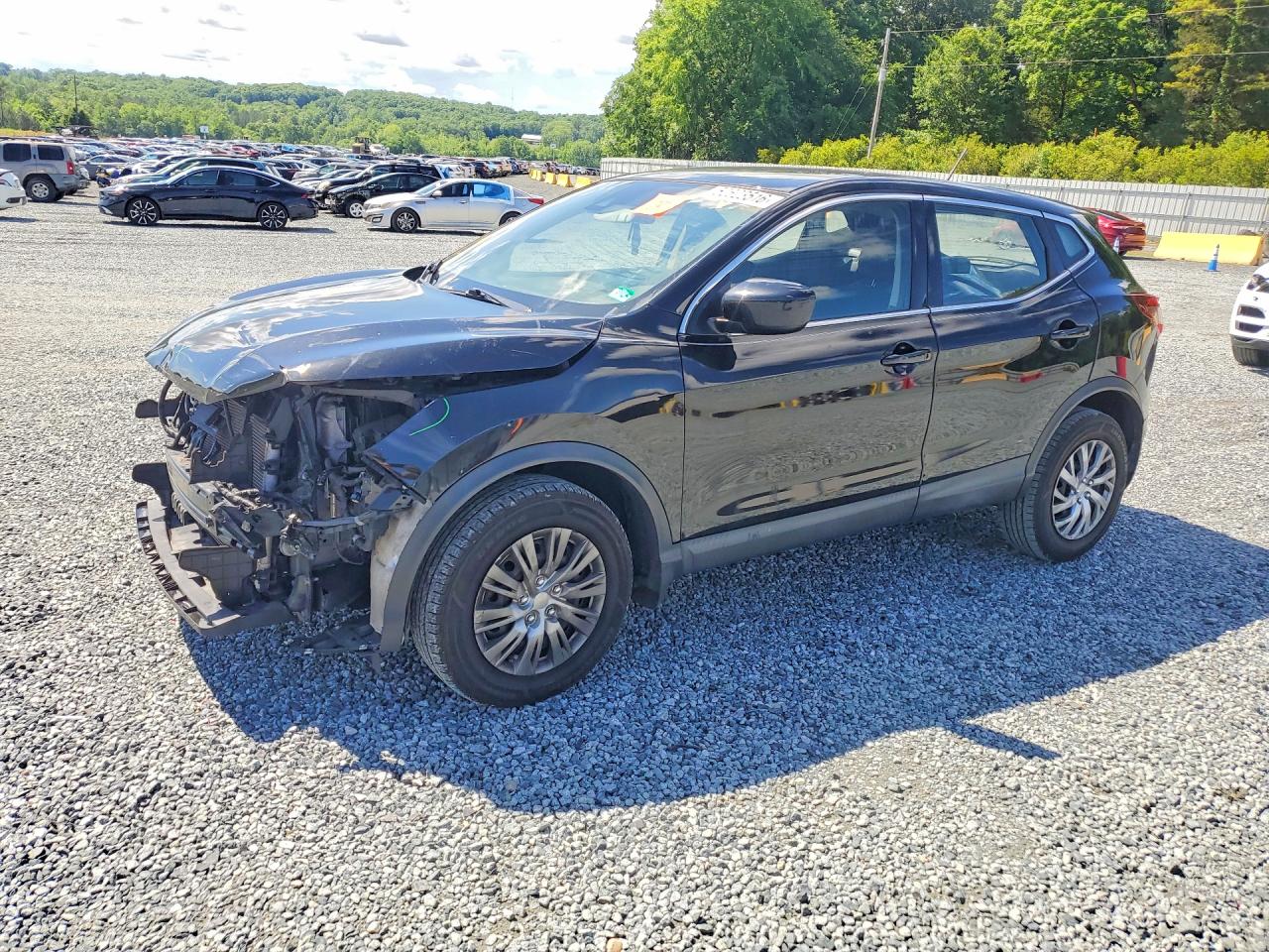 Salvage Nissan Rogue Image