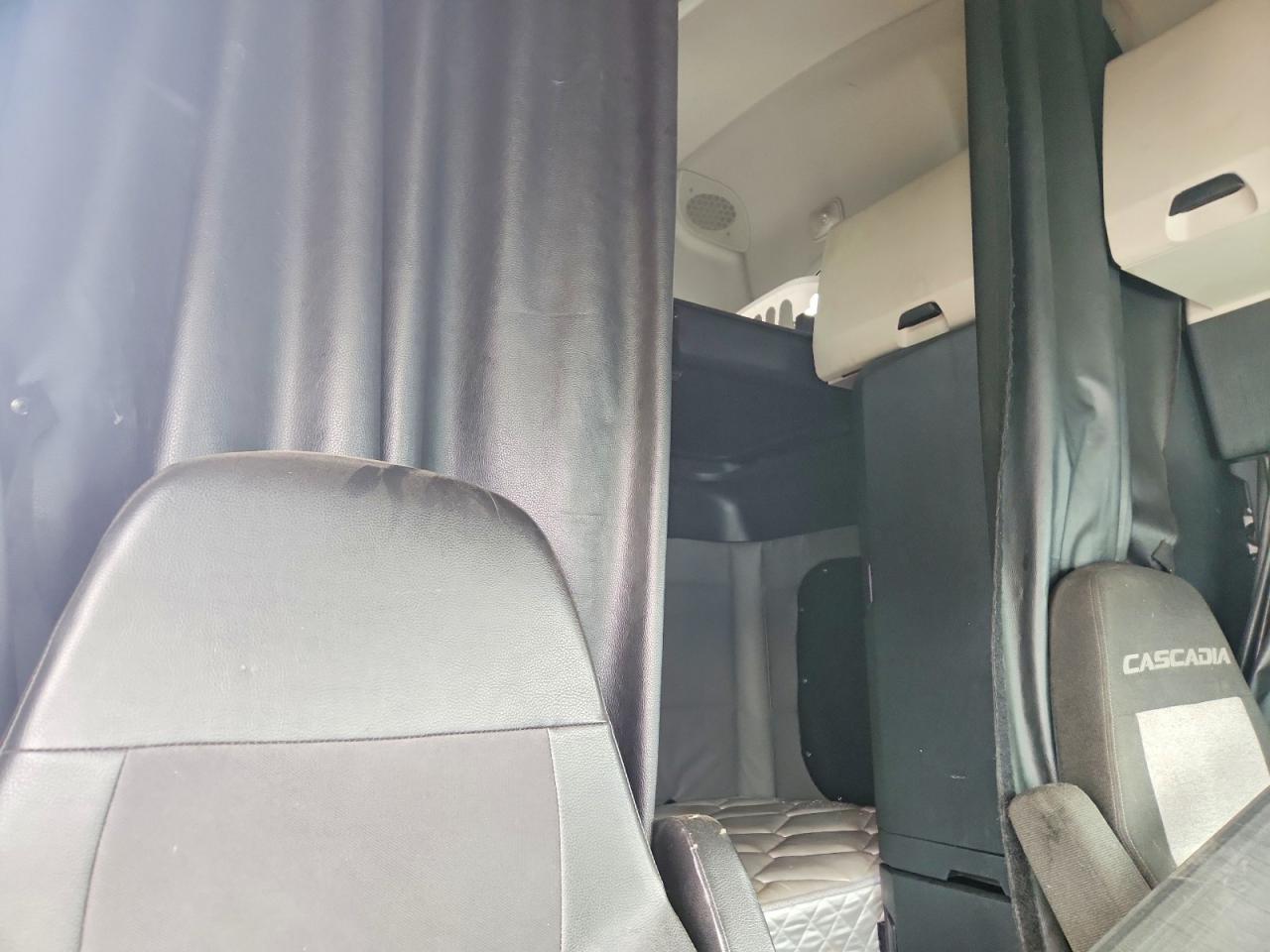 Freightliner Cascadia 126