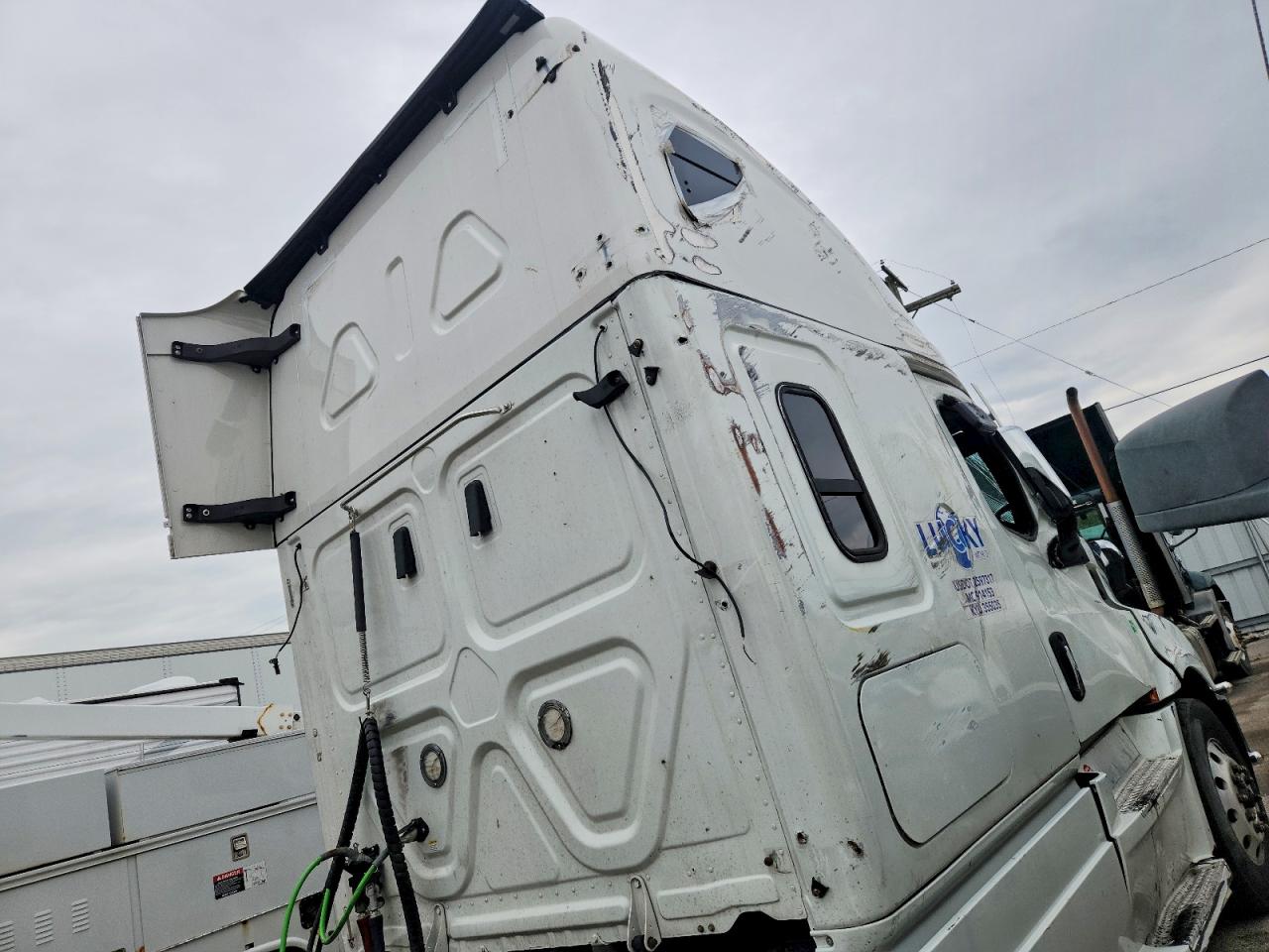 Freightliner Cascadia 126