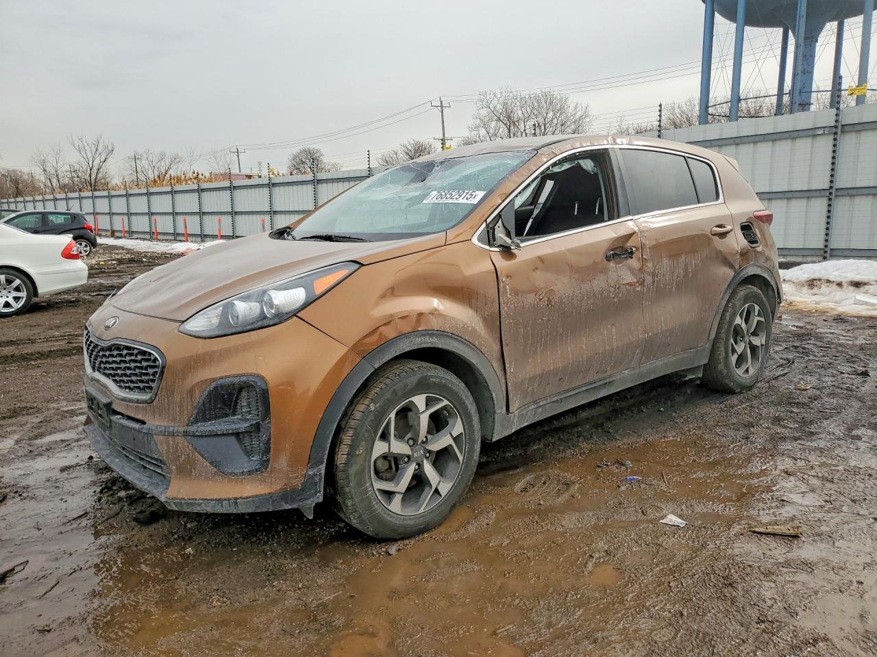 Salvage Kia Sportage Image