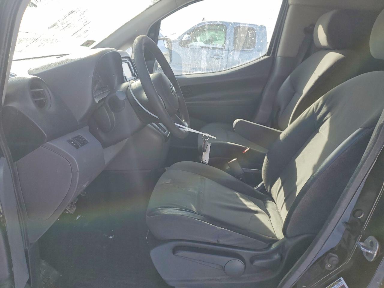 Nissan Nv 2.5s