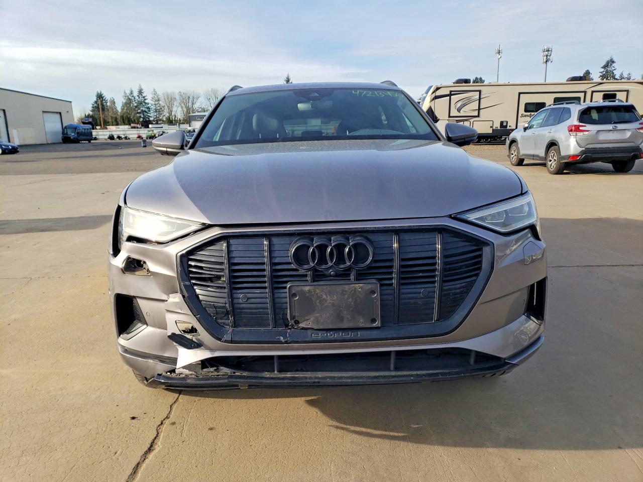 Audi e-tron Premium Plus