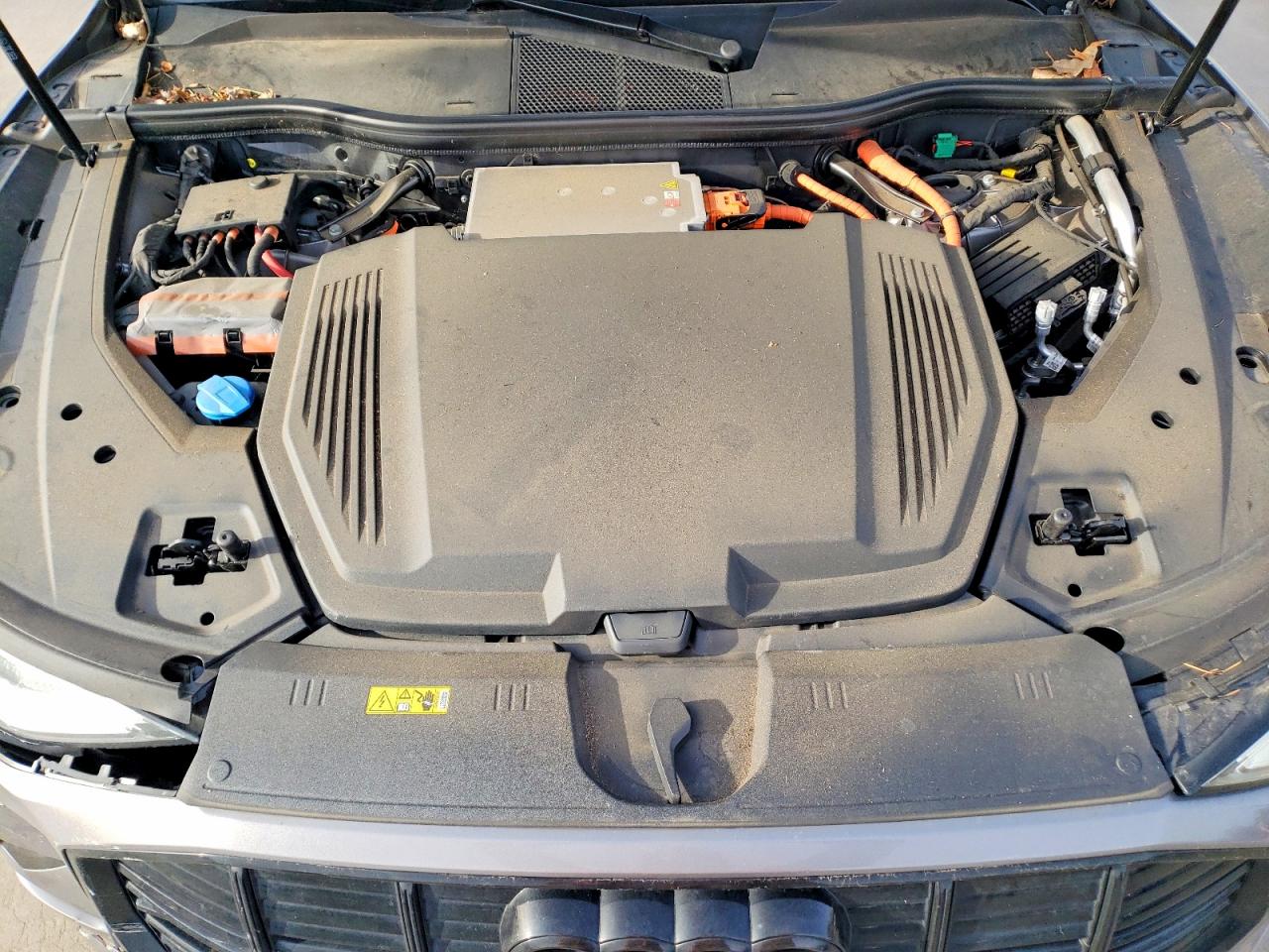 Audi e-tron Premium Plus