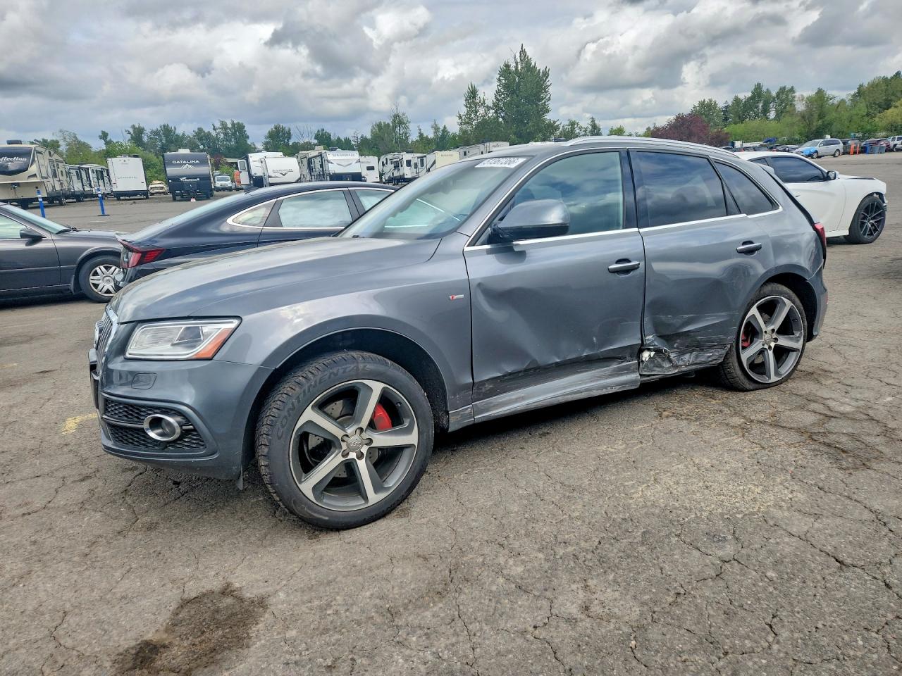 Salvage Audi Q5 Image