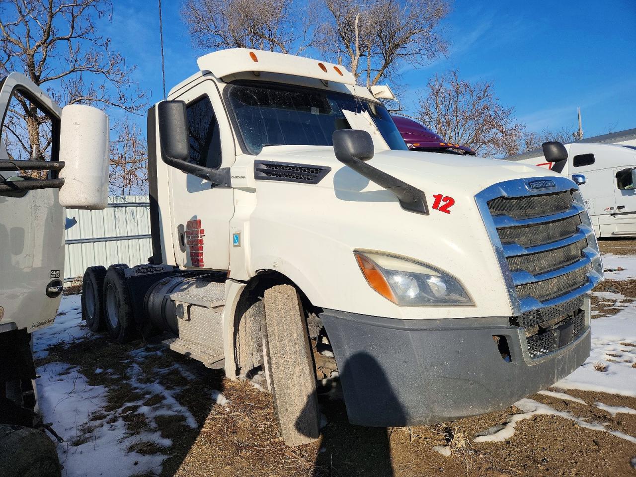 Salvage Freightliner Cascadia 126 Image