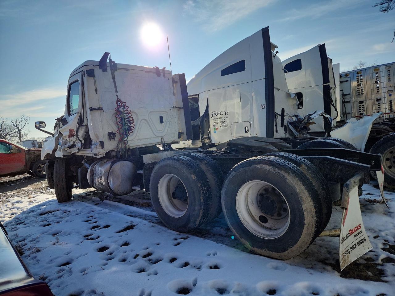 Freightliner Cascadia 126