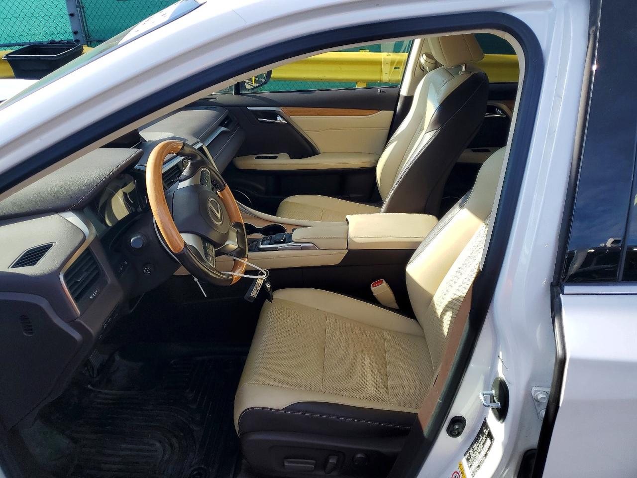 Lexus RX Base
