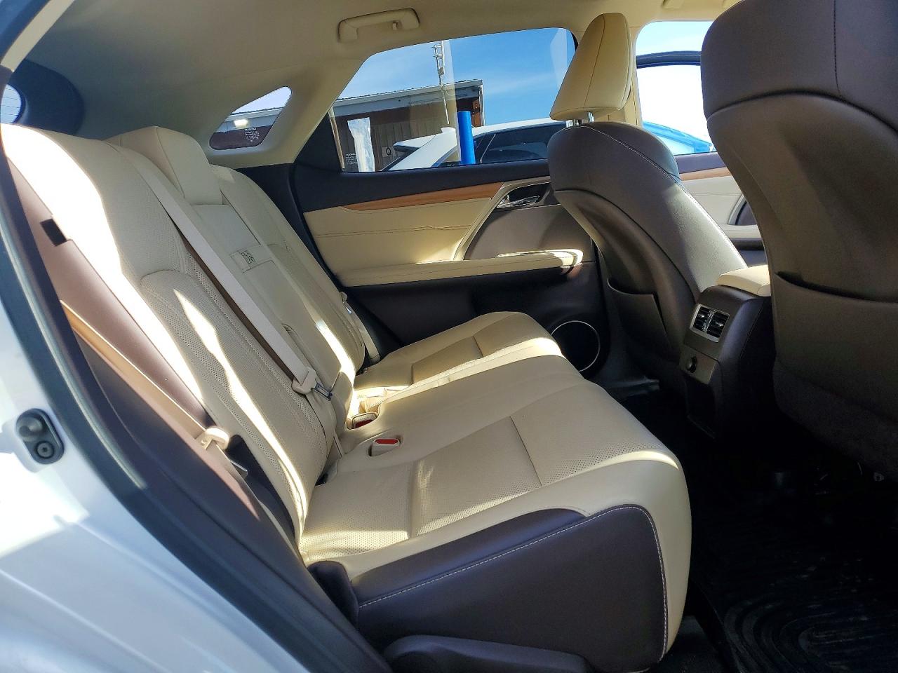 Lexus RX Base
