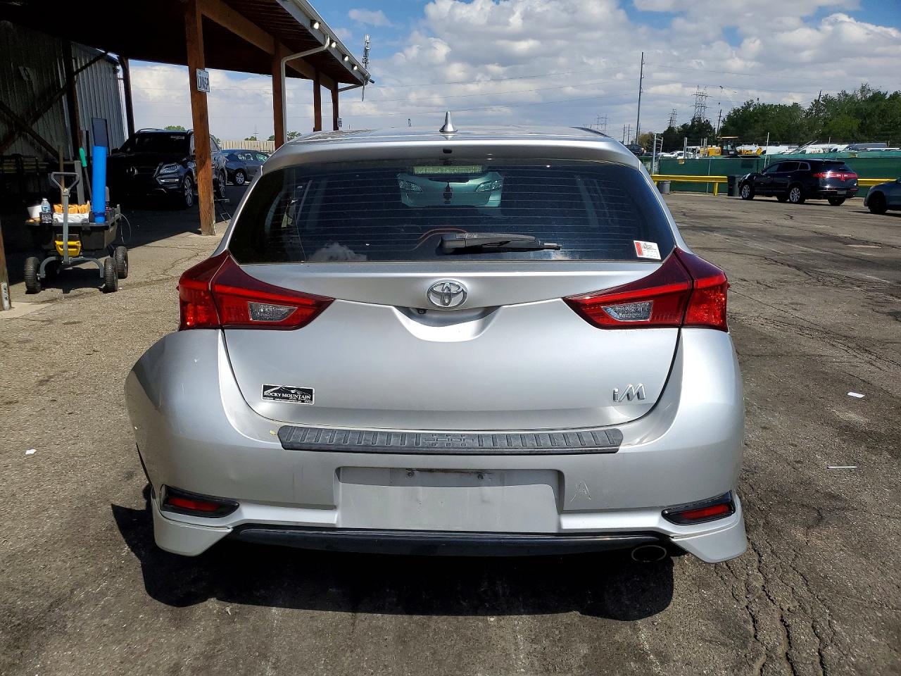 Scion iM Base