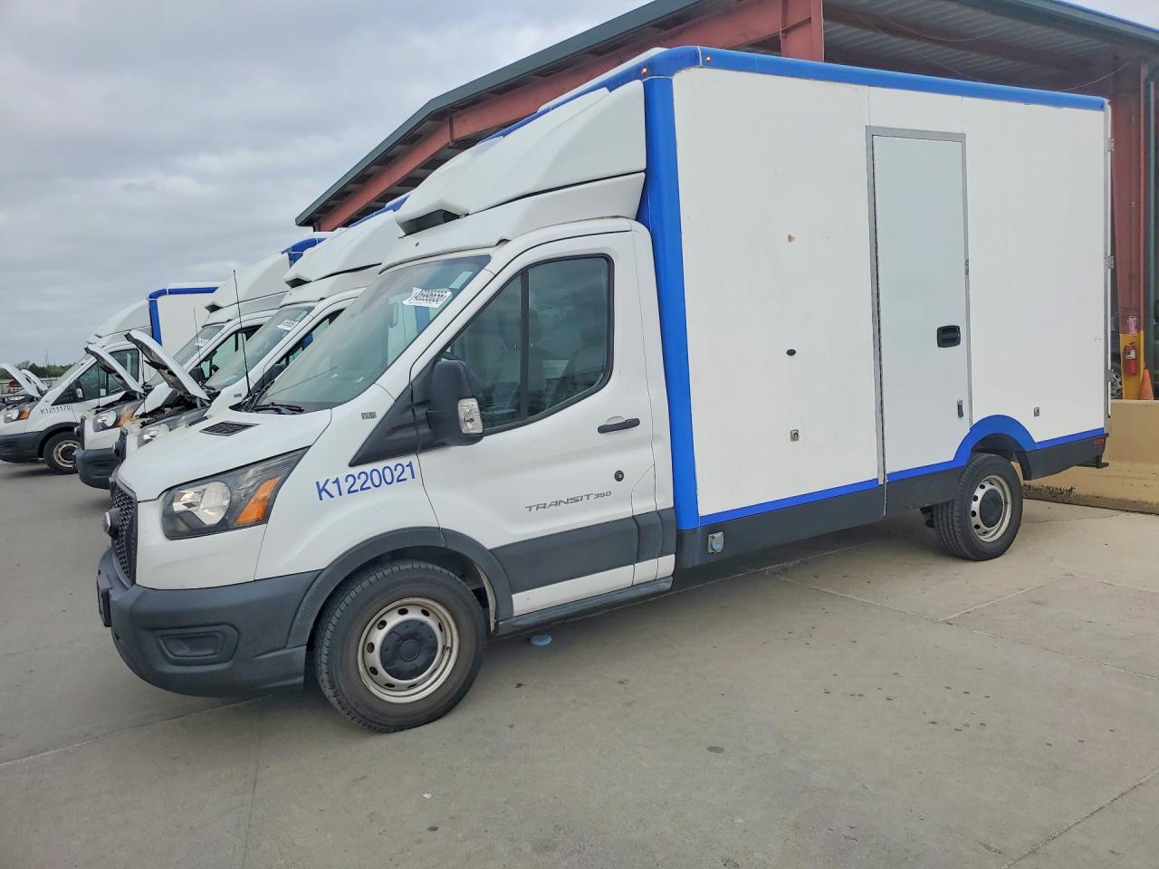 Salvage Ford Transit Image