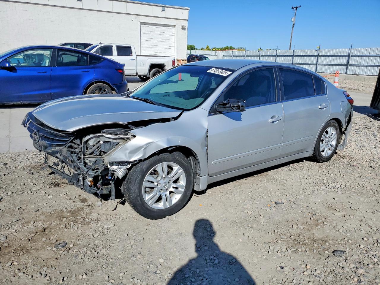 Salvage Nissan Altima Image