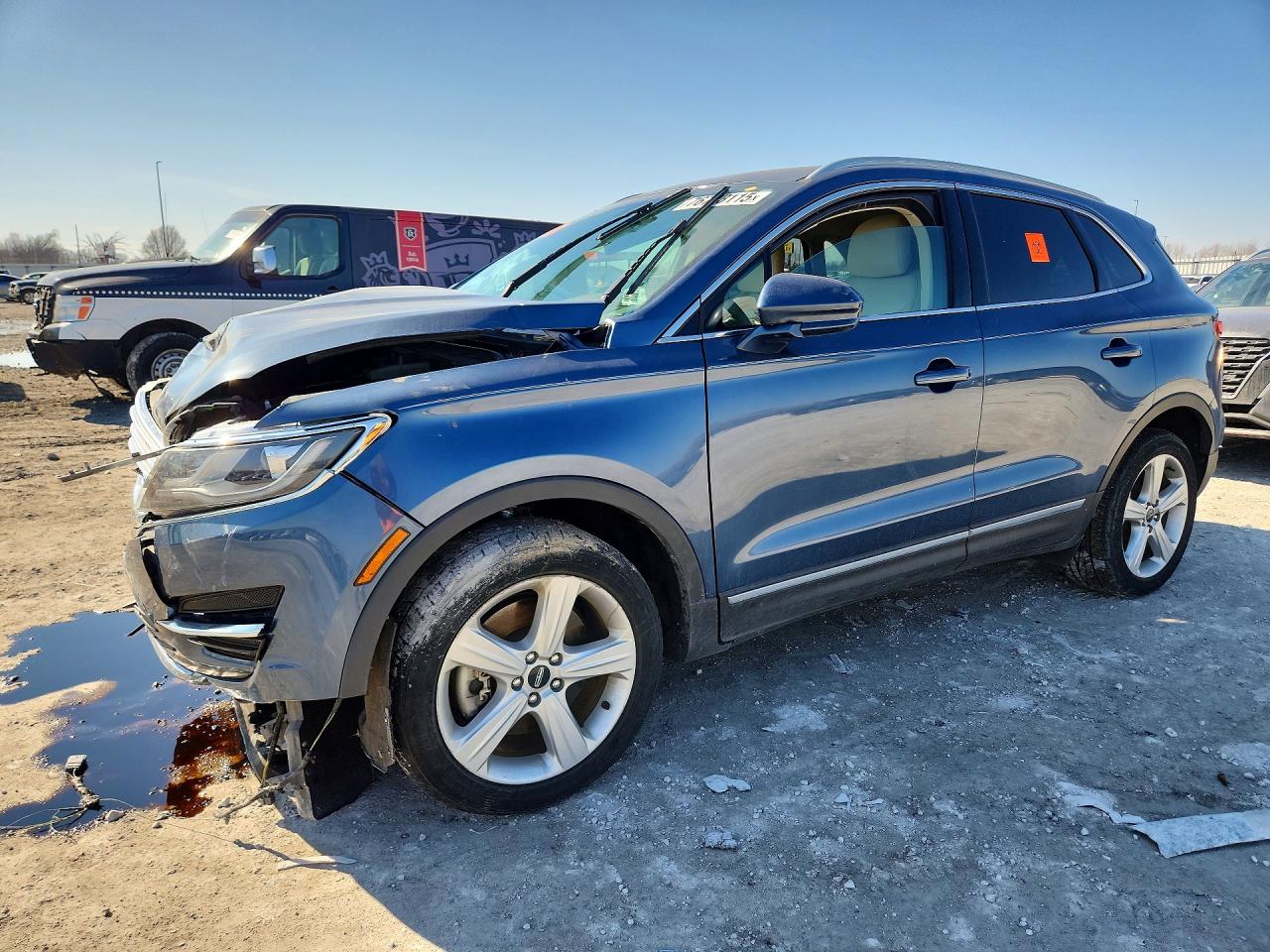 Salvage Lincoln MKC Image