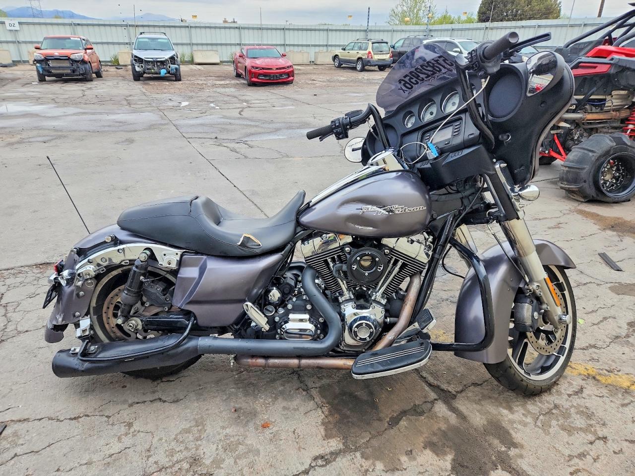 Salvage Harley-Davidson Fl Image