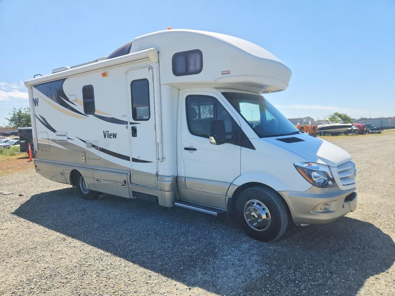 Salvage Mercedes-Benz Sprinter Image