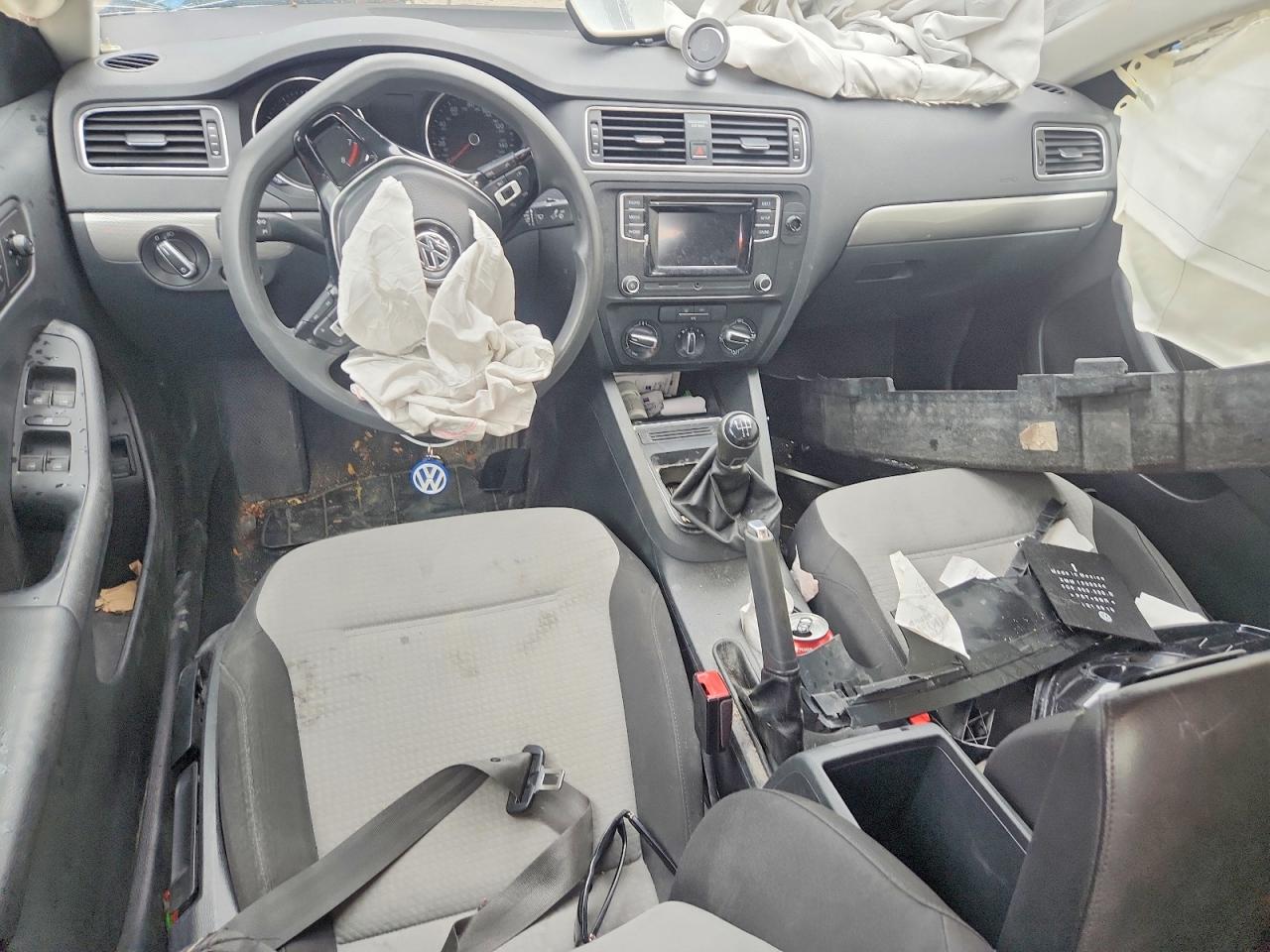Volkswagen Jetta S