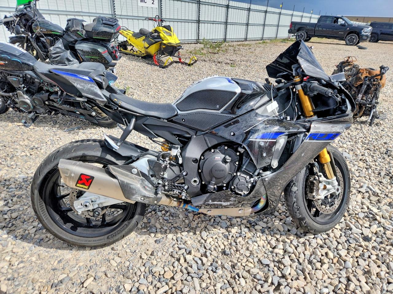 Salvage Yamaha Yzfr1m Image